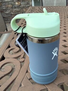 NWT- Hydro Flask Kids Bottle 12oz